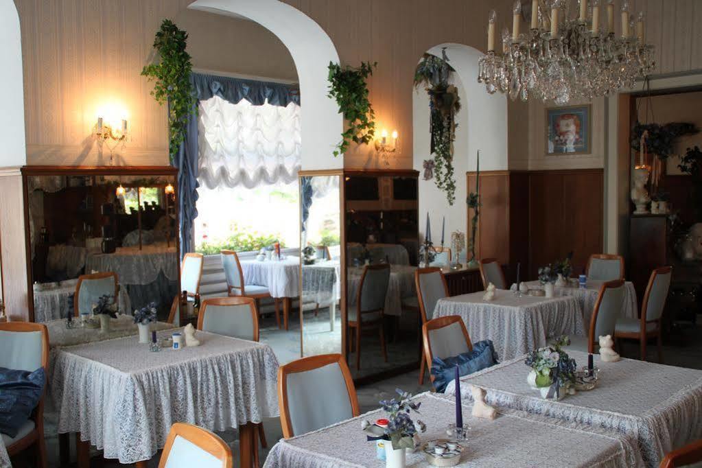 Hotel Villa Konigin Luise 바트피르몬트 외부 사진